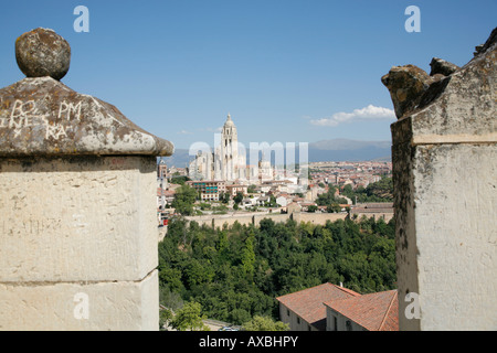 Vista della cattedrale da Alcazar di Segovia, Spagna Foto Stock