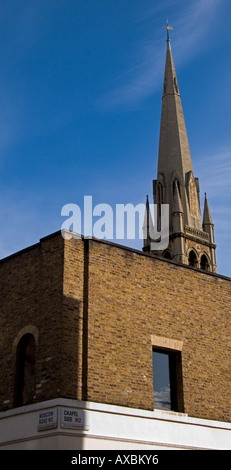 Il campanile della chiesa di San Matteo Bayswater Londra Inghilterra REGNO UNITO Foto Stock