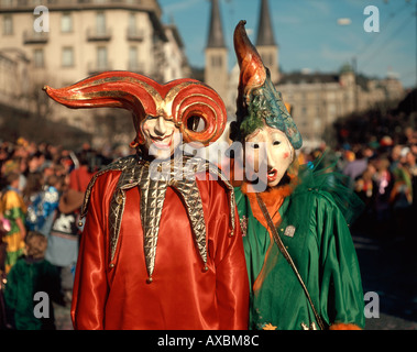 In Svizzera il carnevale di Lucerna vecchia maschera in legno street parade Foto Stock