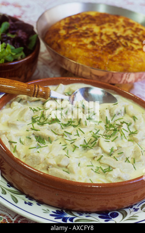 La Svizzera cibo di vitella stile di Zurigo e röstinchen patate Foto Stock