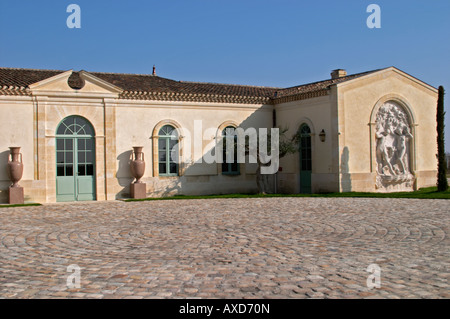 Edificio della cantina. Chateau Petrus, Pomerol, Bordeaux, Francia Foto Stock