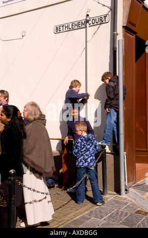 Blaenavon Consiglio delle Chiese Buon Venerdì aperto sul servizio parcheggio auto a Betlemme Corte Blaenavon Lancaster South Wales UK UE Foto Stock