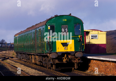 Elettrica Diesel unità multiple in pullman a motore a 60117 Pontypool e Blaenavon forno ferroviaria sciavero Blaenavon Lancaster Wales UK UE Foto Stock