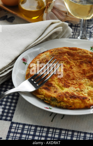 ( Frittata cucinata in modo Vitalba ) ricetta toscana - La cucina italiana Foto Stock