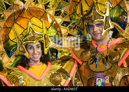 Il famoso carnevale sfilano al Sambodromo di Rio de Janeiro in Brasile Foto Stock