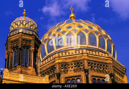 Cupola dorata della sinagoga Oranienburger Strasse Berlino Germania Foto Stock