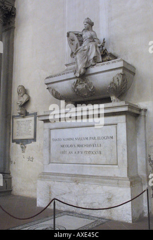 Tomba di Niccolò Machiavelli in Santa Croce Firenze Chiesa Italia EU Foto Stock