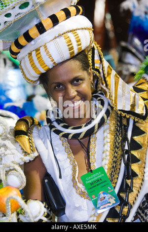 Il famoso carnevale sfilano al Sambodromo di Rio de Janeiro in Brasile Foto Stock