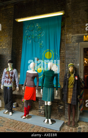Manichini a Camden Town London REGNO UNITO Foto Stock