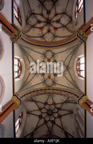Linz am Rhein, alte Katholische Pfarrkirche San Martin, Blick von Nordosten Foto Stock