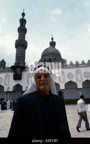 Cairo Egitto al Azhar Imam fuori della moschea Foto Stock
