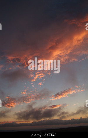 Sunrise sky bordo Stanage vicino a Hathersage Derbyshire Parco Nazionale di Peak District Near Sheffield England Regno Unito GB EU Europe Foto Stock