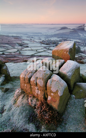 Bordo Froggatt Sunrise derbyshire Peak District Inghilterra GB UK EU Europe Foto Stock