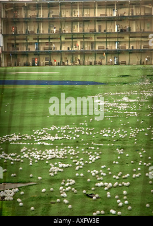 Un campo da golf driving range nella città di New York Foto Stock