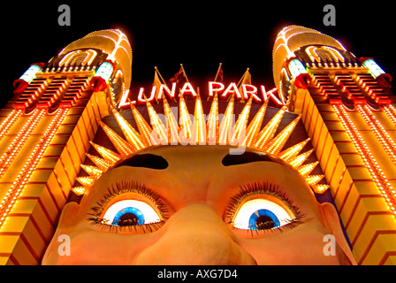 Luna Park Fun Fair Sydney di notte Foto Stock