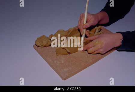 Ergoterapia, formazione motorie quando si lavora con argilla, terapia manuale. Foto di Willy Matheisl Foto Stock