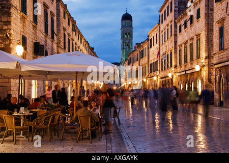 La città vecchia di Dubrovnik all'imbrunire, Croazia Foto Stock