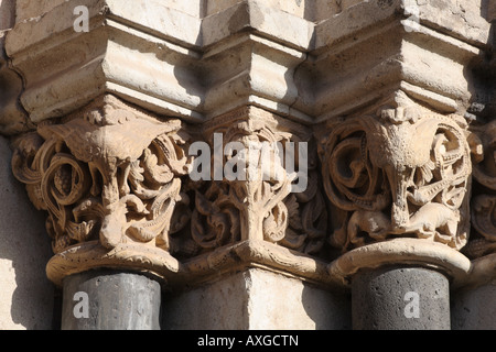 Andernach, Pfarrkirche Maria Assunta (Dom), Südportal, dettaglio Kapitellzone Foto Stock