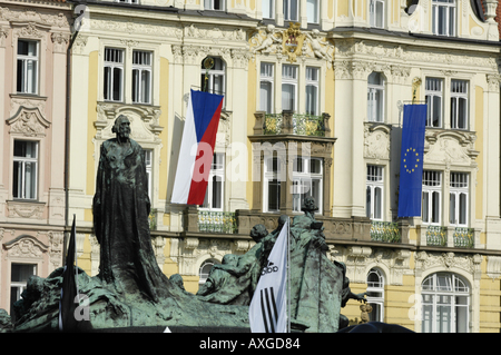 Centro di Praga fila di case Foto Stock