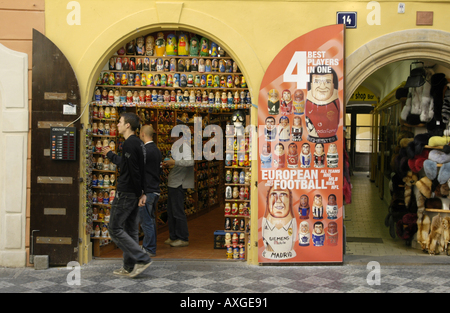 Praga, negozio di souvenir Foto Stock