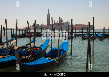 Isola di San Giorgio Maggiore come visto dal molo (Pier) nr Piazza San Marco Venezia Veneto Italia Foto Stock