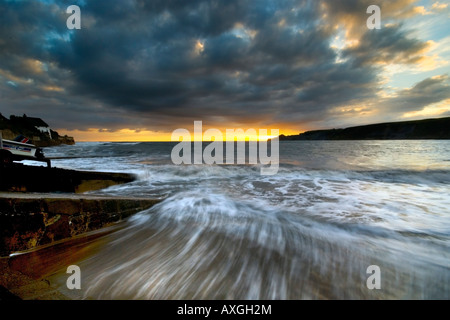 Runswick Bay presi in early morning sun. Foto Stock