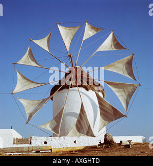 Mulino a vento con vele Mykonos Grecia ISOLE DELL' EGEO Foto Stock