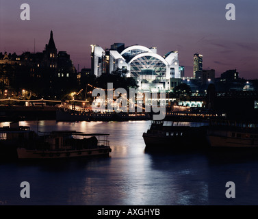 Embankment Place London stile Art Deco architettura costruita su Charing Cross stazione ferroviaria, attraverso il Fiume Tamigi Inghilterra UK GB Foto Stock