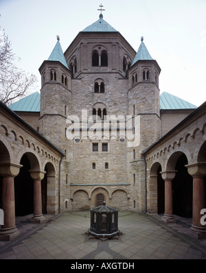 Essen, Münster, Westbau und Paradies von Westen Foto Stock