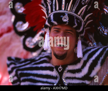 2006 carnevale di Notting Hill. Una parte della strada e il festival ha portato dalla comunità dei Caraibi a Londra. Tenuto ogni anno nel mese di agosto. Foto Stock