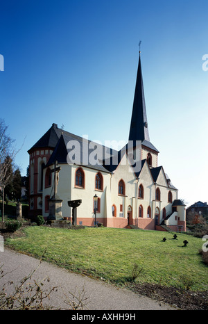 Linz am Rhein, alte Katholische Pfarrkirche San Martin, Blick von Nordosten Foto Stock