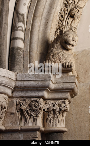 Köln, San Andreas, Löwenportal in der Sakristei, dettaglio Foto Stock