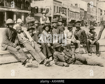 African American roustabouts sull'argine a St Louis nel Missouri 1890s. Albertype (foto). Foto Stock