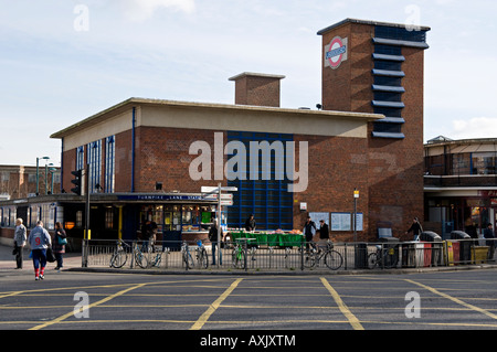 Turnpike Lane stazione della metropolitana Wood Green Londra Foto Stock