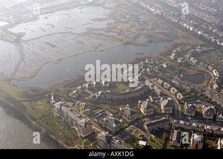 Elevato livello obliquo di vista aerea a sud-ovest di Barnes Elms Wetlands Centre Barnes London SW13 Inghilterra UK Gennaio 2006 Foto Stock