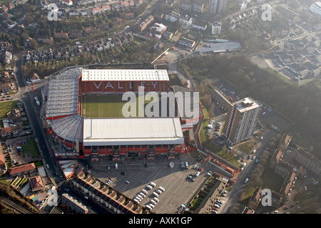 Elevato livello verticale vista aerea verso il basso di Charlton Athletic Football Club Valle Massa London SE7 Inghilterra UK Gennaio 2006 Foto Stock