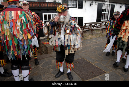 Membri del team di Sompting Village Morris UK Foto Stock