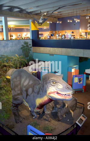 Un dinosauro animatronic display a St Louis Science Center in Missouri Foto Stock