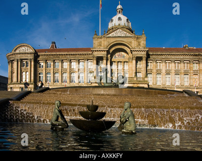 Il fiume fontana, Birmingham City Hall con la figura femminile che rappresenta la forza vitale e la fontana della giovinezza, Dhruva Mistry Foto Stock