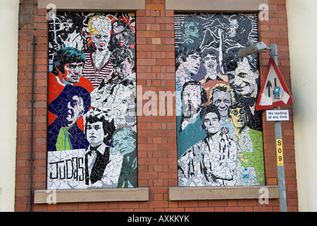 Arte del Mosaico in windows a 'Palazzo Affleck' Manchester Foto Stock