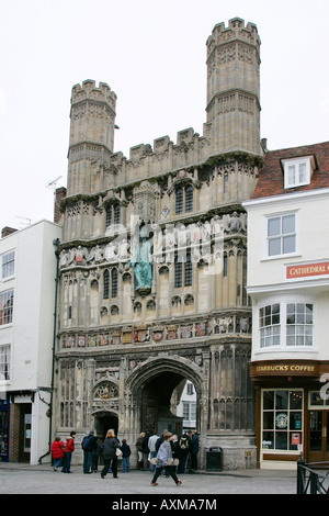 La cattedrale di Canterbury chiesa festival eventi pregare storia cerimonia lettura guidata intronizzazione turismo destination travel landmark ty Foto Stock