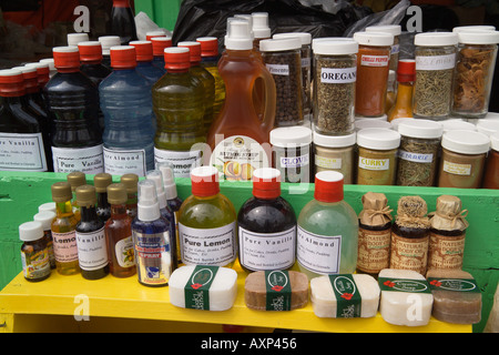 Pressione di stallo di spezie St Georges Grenada Caraibi Foto Stock