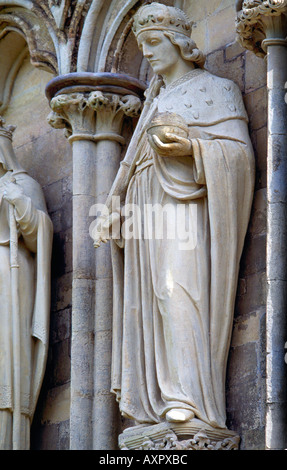 Enrico VI di Salisbury Cathedral fronte ovest - Wiltshire Foto Stock