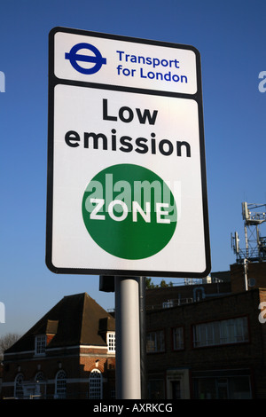 Trasporto per londra zona a bassa emissione di CO2 Accedi Worcester Park, Sutton. Foto Stock