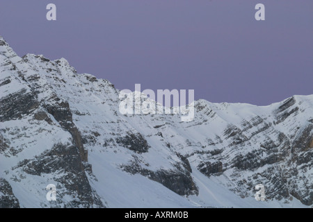 Alba sulle Montagne Rocciose Foto Stock