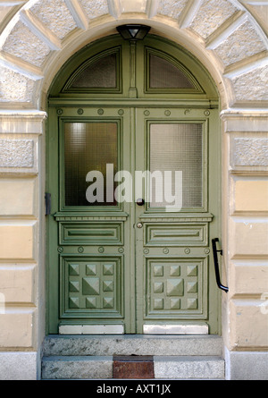 Green doppie porte in un blocco telaio Foto Stock