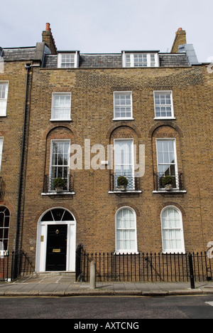 Canonbury Square London N1 tipica terrazza georgiana a quattro piani e seminterrato ospita il quartiere londinese di Islington 2008 2000 UK HOMER SYKES. Foto Stock