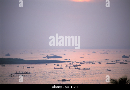 Phnom Penh dove il Mekong e il Tonle Sap fiumi soddisfare Foto Stock