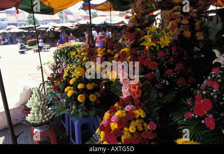 Phnom Penh Psar Thmei un fiore stallo del mercato centrale Foto Stock