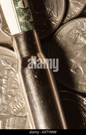 'US MONEY & involucro shell' Foto Stock